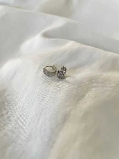 گوشواره حلقه‌ای نگین‌دار