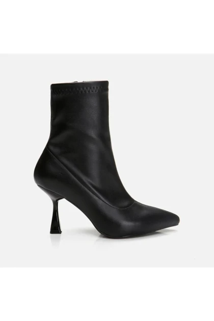 بوت و نیم بوت زنانه yaya-by-hotic yaya-by-hotic