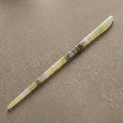 کانزاشی مو زنانه رزینی شفاف طرح ابر و باد سبز‑شیری مدل میست