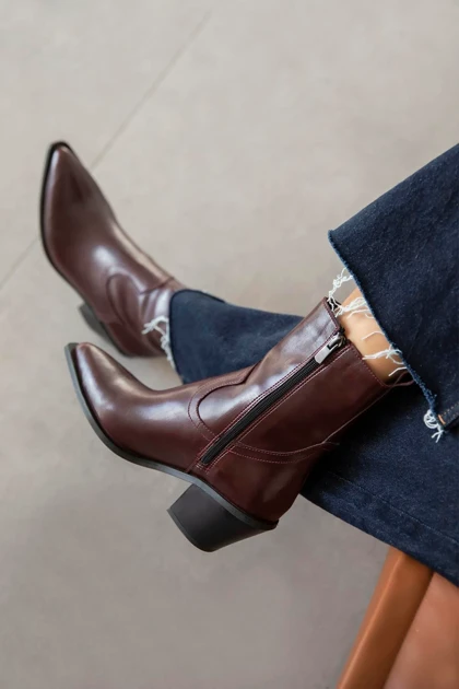 بوت و نیم بوت زنانه استراسونس straswans