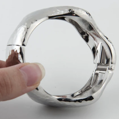 دستبند زنانه مدل موج