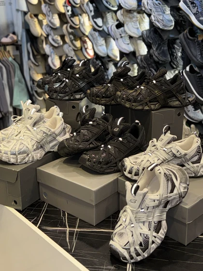 کتانی مردانه بالنسیگا اسپایدری