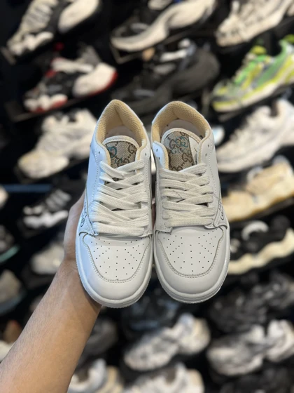 کتانی زنانه ترویس طرح گوچی