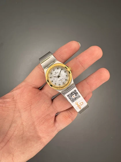 ساعت مچی امگا کانستلیشن بند سیلورطلایی اندکس نگین Omega Constellation