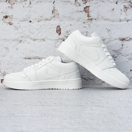 کفش کتانی زنانه نایک ایر جردن 1 سفید (Nike Air Jordan 1 Low White) کد 2332