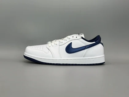 کتانی نایکی جردن1لو سفید سرمه ای متالیک/Nike Air Jordan 1 low