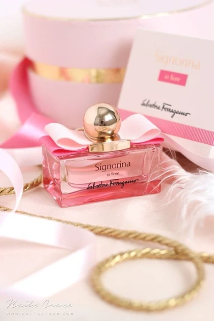 عطر زنانه سالواتوره فراگامو سیگنورینا Salvatore Ferragamo Signorina