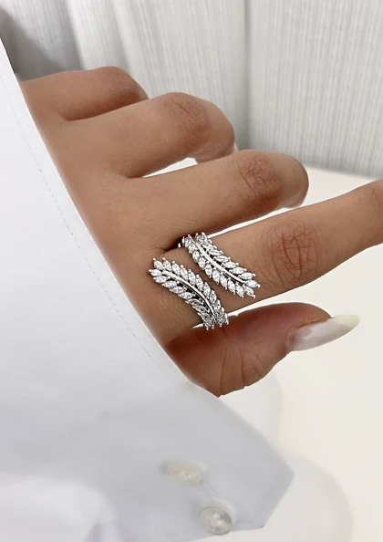 انگشتر خوشه ای جواهری زنانه 838