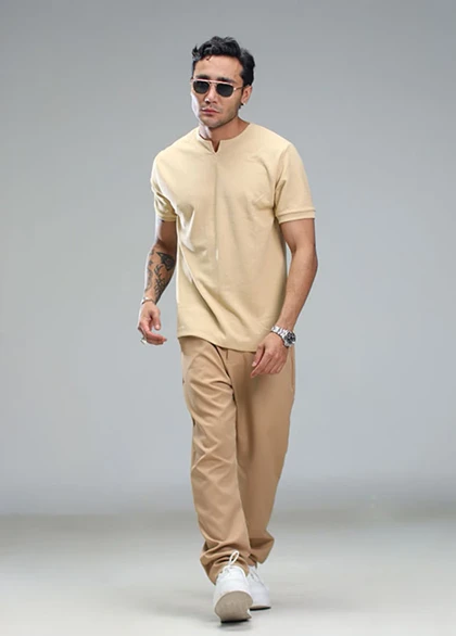 تیشرت آستین کوتاه یقه کوبایی کرم مردانه مدل Asam