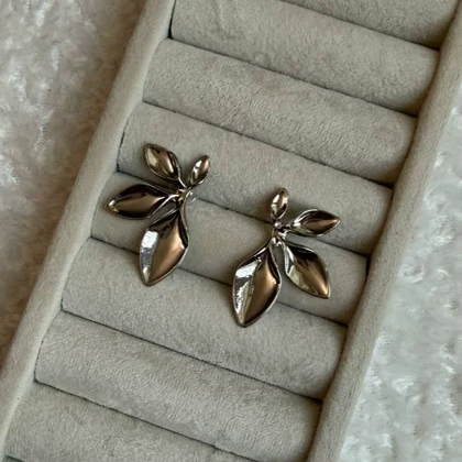گوشواره طرح برگ سیلور
