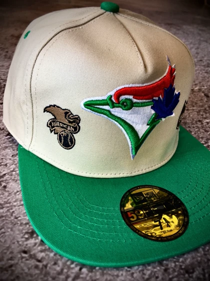کلاه کپ بک فیت مستر کوالیتی وارداتی FIFTY 59 مدل Toronto Blue Jays _ کرم نقاب سبز