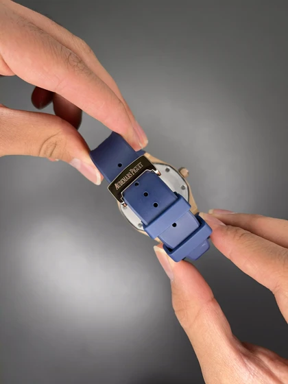 ساعت مچی اودمار پیگه باتری قاب رزگلد صفحه آبی Audemars Piguet