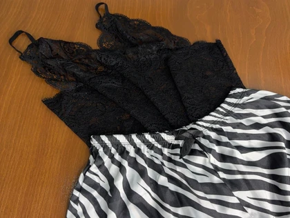 ست نیم‌تنه گیپور و شلوارک طرح زبرا 012