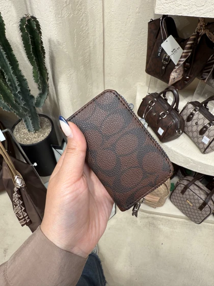 جاکارتی چرمی بنو