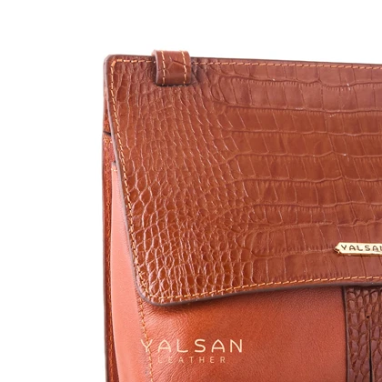 کیف دوشی زنانه چرم یلسان مدل ساینا کد 030-GC
