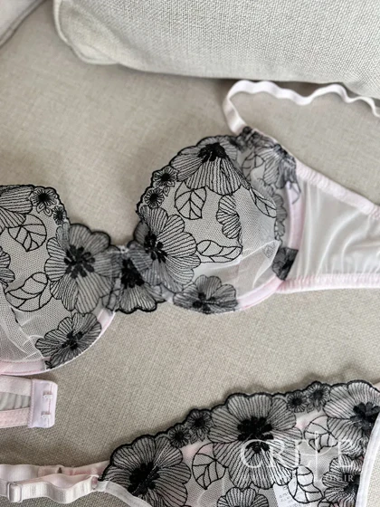 ست توری گل‌دار برتا