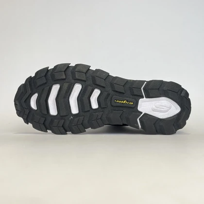 کفش راحتی اسکیچرز مدل مکس پروتکت مشکی سفید