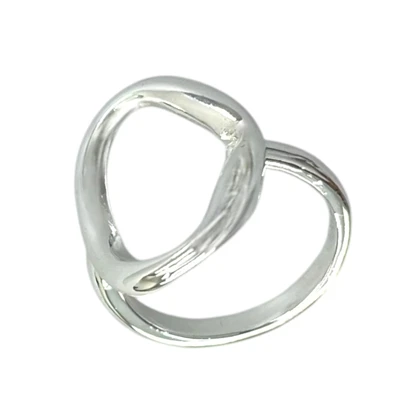 انگشتر زنانه مدل روان حلقه‌ای نقره ای براق