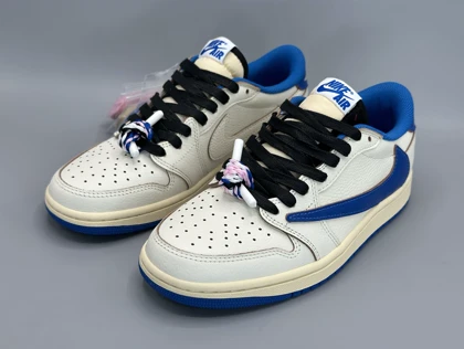 کتانی نایکی جردن1لو تراویس فرگمنت کرم آبی مستر/Nike Air Jordan1 low Travis