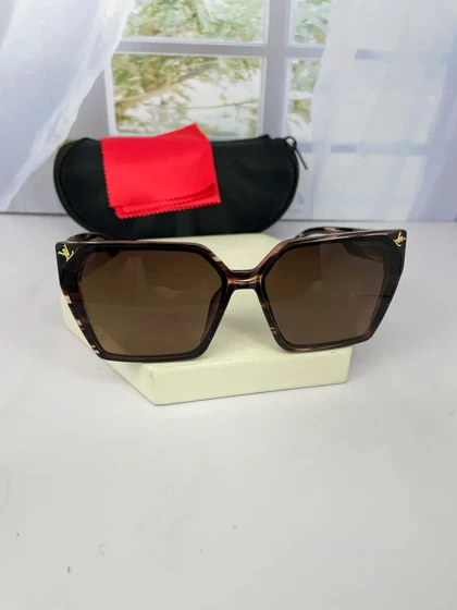 عینک آفتابی زنانه لویی ویتون 9545