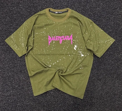 تیشرت نخ پنبه لش پشت چاپ پلاشی زیتونی Balenciaga
