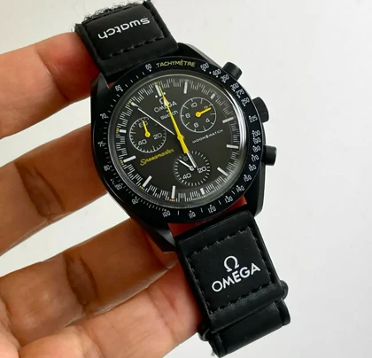 ساعت مچی امگا سواچ مشکی عقربه زرد