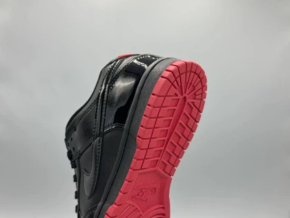 کتانی نایکی اس بی دانک لو ورنی مشکی قرمز/Nike SB Dunk