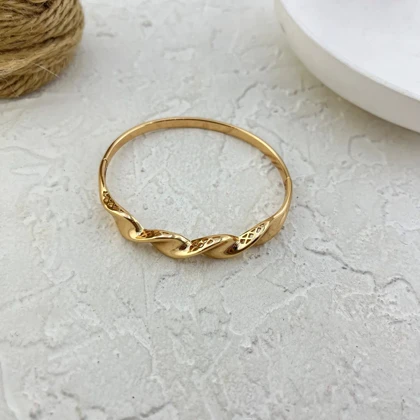 دستبند بنگل زنانه ژوپینگ با طرح پیچ موج