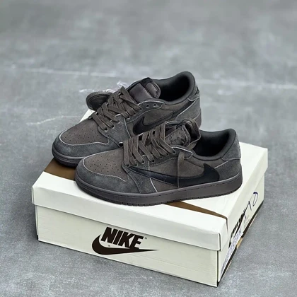 کفش نایک ایر جردن وان لو تراویس اسکات قهوه‌ای موکا Nike Air Jordan 1 Low Travis Scott Mocha