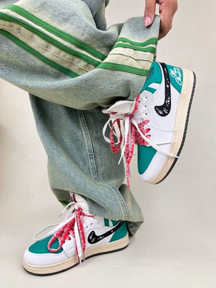 کتانی ساق‌دار زنانه ایر جردن 1 مدل کریسمس 1 | کتانی ساق‌دار زنانه ایر جردن 1 مدل کریسمس 1 NIKE AIR JORDAN کد 912 کد 604