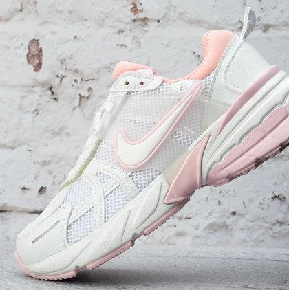کفش کتانی زنانه نایک V2K سفید صورتی (Nike V2K White Pink) کد 2350