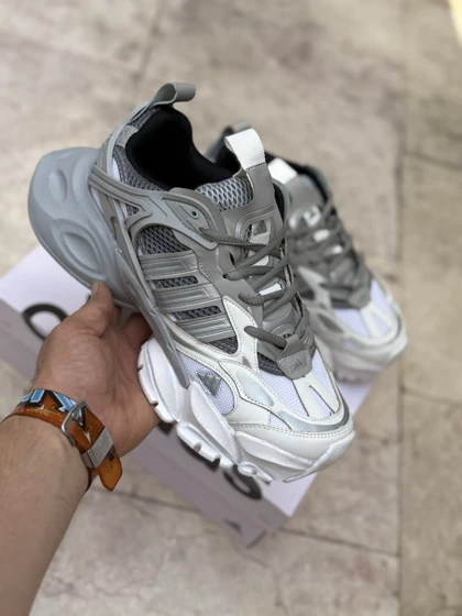 کتانی آدیدادس دلوکس سفید طوسی