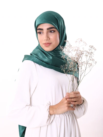 روسری ساتن ابریشم رنگ سبز یشمی