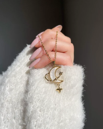 گردنبند ماه و ستاره