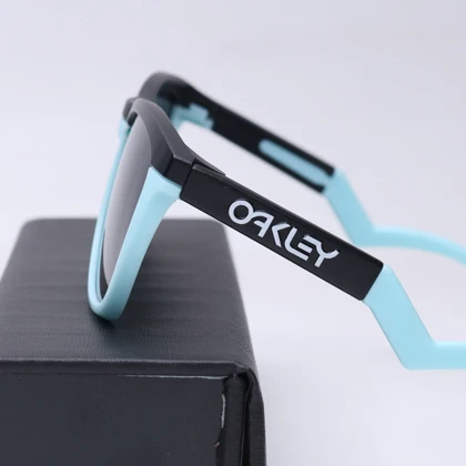 عینک برند OAKLEY کد 181471
