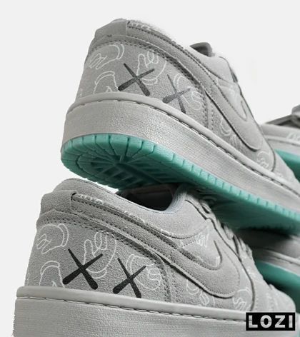 کفش کتانی مردانه و زنانه طوسی Jordan 1 x Kaws مدل 6913