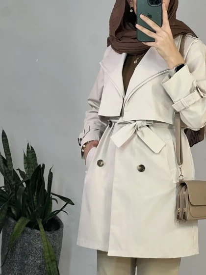 ترنچ کت پاییزه آرام