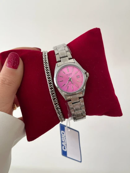 ساعت صفحه صورتی کاسیو و دستبند ژوپینگ