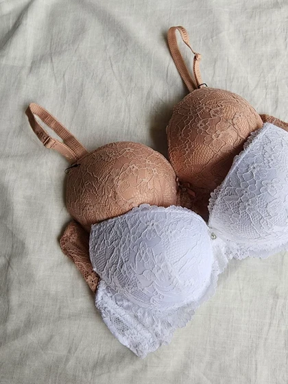 سوتین تک تمام دانتل اسفنجی وارداتی RUMU کد: 3216