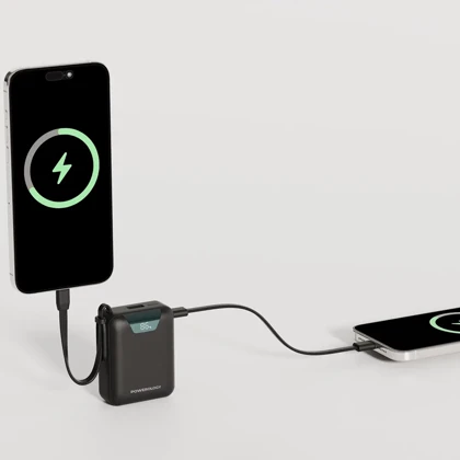 پاوربانک 20000 تایپ‌سی و USB-A توان 22.5 وات پاورولوژی Powerology PPBM102BK با کابل تایپ‌سی متصل و نمایشگر دیجیتالی