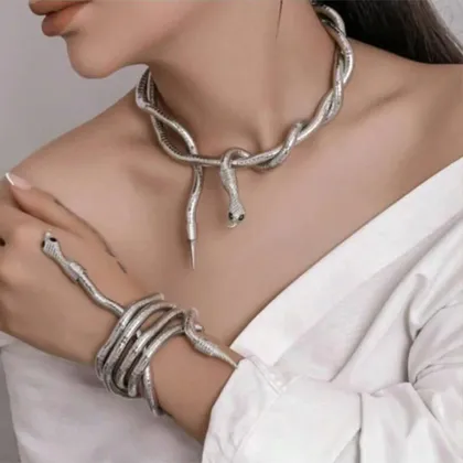 مار منعطف