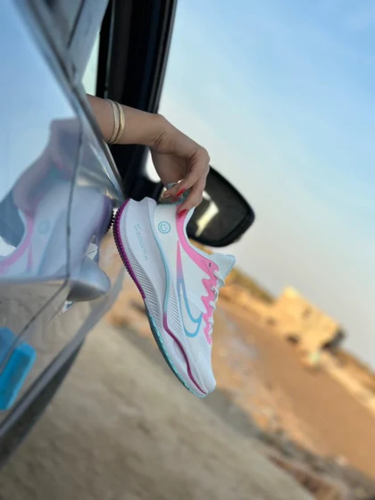 نایک لبخند 2023 703