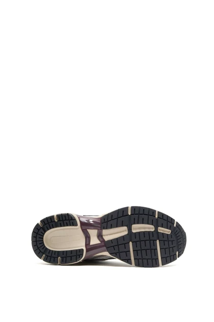 کتانی pull-and-bear