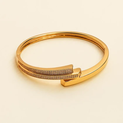 دستبند النگویی ژوپینگ طرح ضربدری/بامبو نگین‌دار