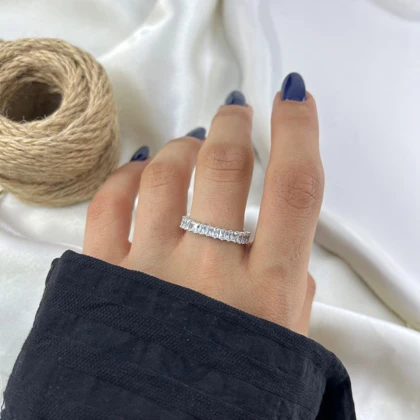 انگشتر زنانه ژوپینگ مدل نور تنیسی نگین‌دار