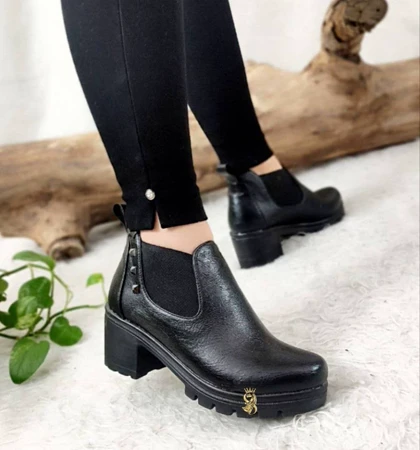 نیم بوت طبی مدل هستی