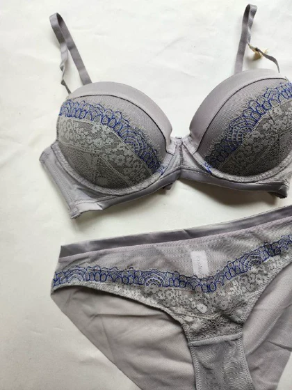 ست سوتین و شورت جکدار فنردار برند AngGee کد: 5108