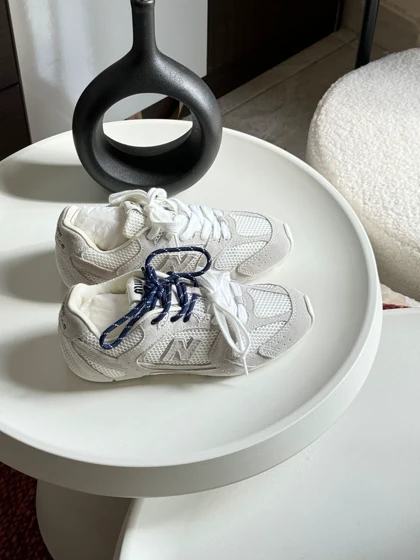 کتانی نیوبالانس میو میو