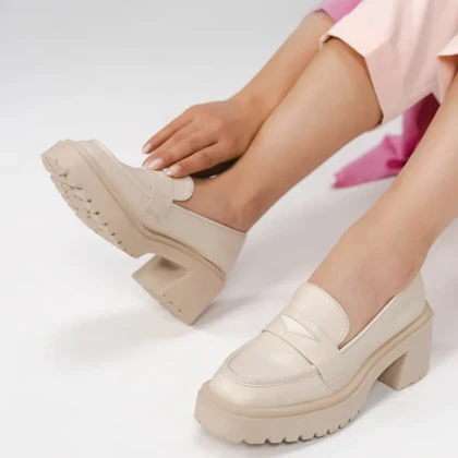 کفش راحتی زنانه استرادیواریوس مدل Stradivarius-Loafers-LFB30