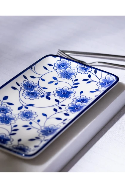 بشقاب سرو Madame Coco مدل Reve Bleu Seren Bone China - آبی/سفید